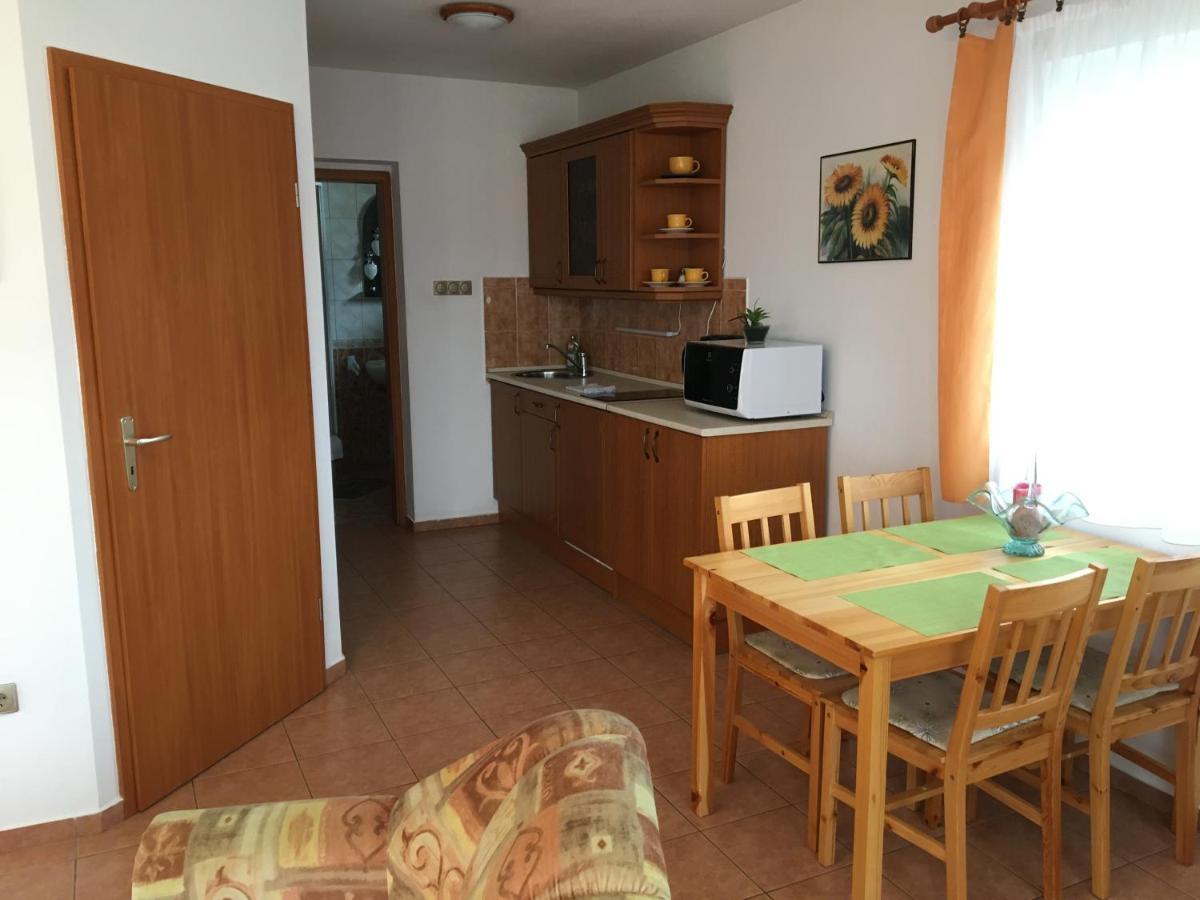 Central Apartments Zalakaros Luaran gambar