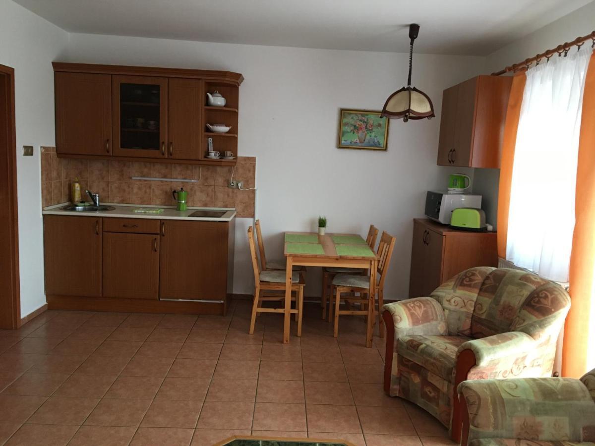 Central Apartments Zalakaros Luaran gambar