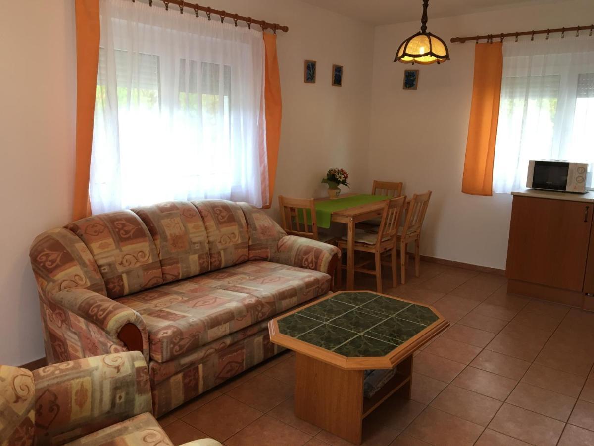 Central Apartments Zalakaros Luaran gambar