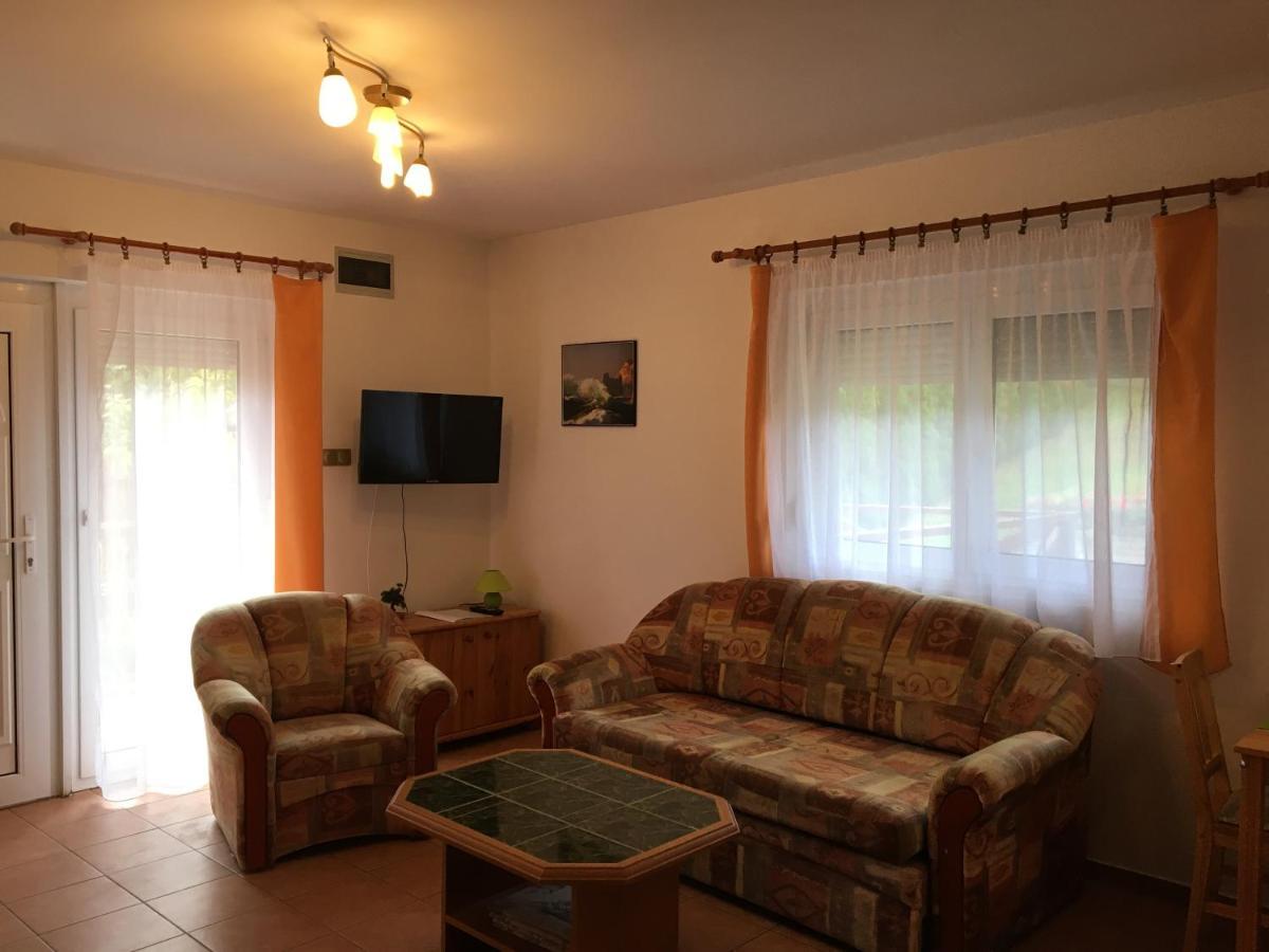 Central Apartments Zalakaros Luaran gambar