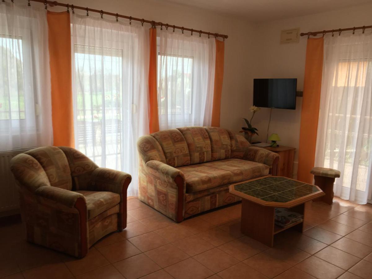 Central Apartments Zalakaros Luaran gambar